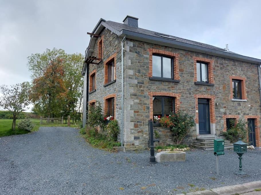 Le Reposoir Maison Spacieuse Avec Feu Au Bois Bertogne Exterior photo