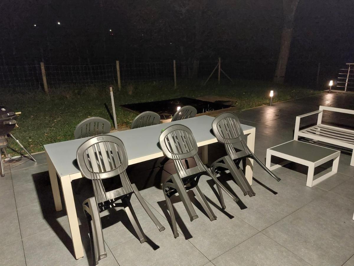 Le Reposoir Maison Spacieuse Avec Feu Au Bois Bertogne Exterior photo
