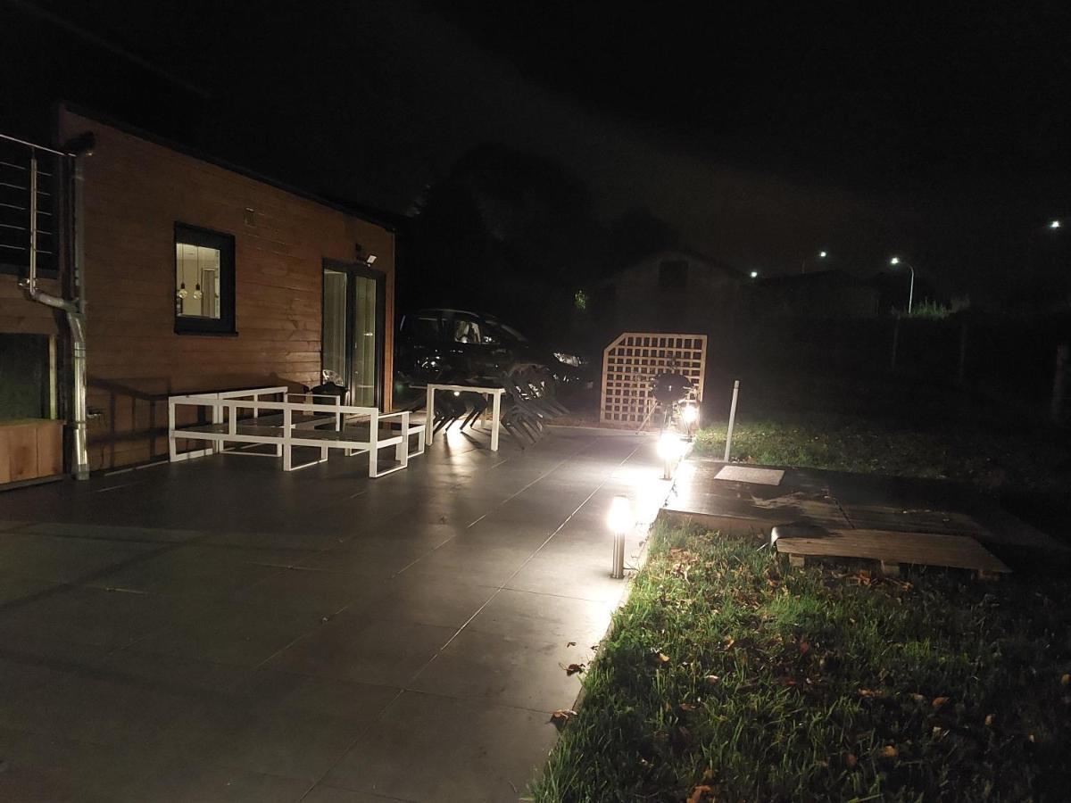 Le Reposoir Maison Spacieuse Avec Feu Au Bois Bertogne Exterior photo